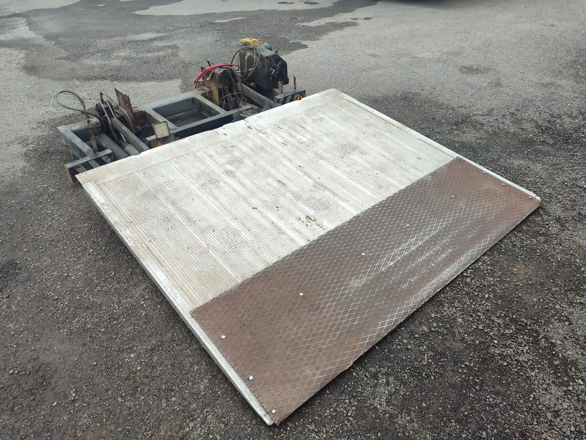 Alümiyum Lift 24 Volt ( Mitsubishi )