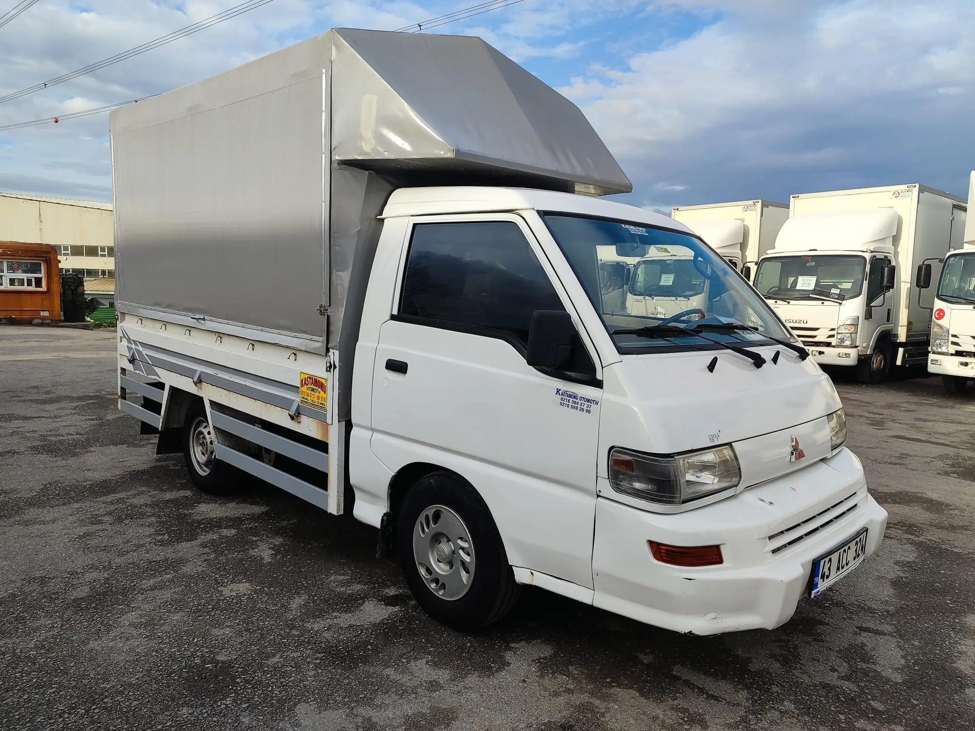 Mitsubishi L-300 / Kamyonet