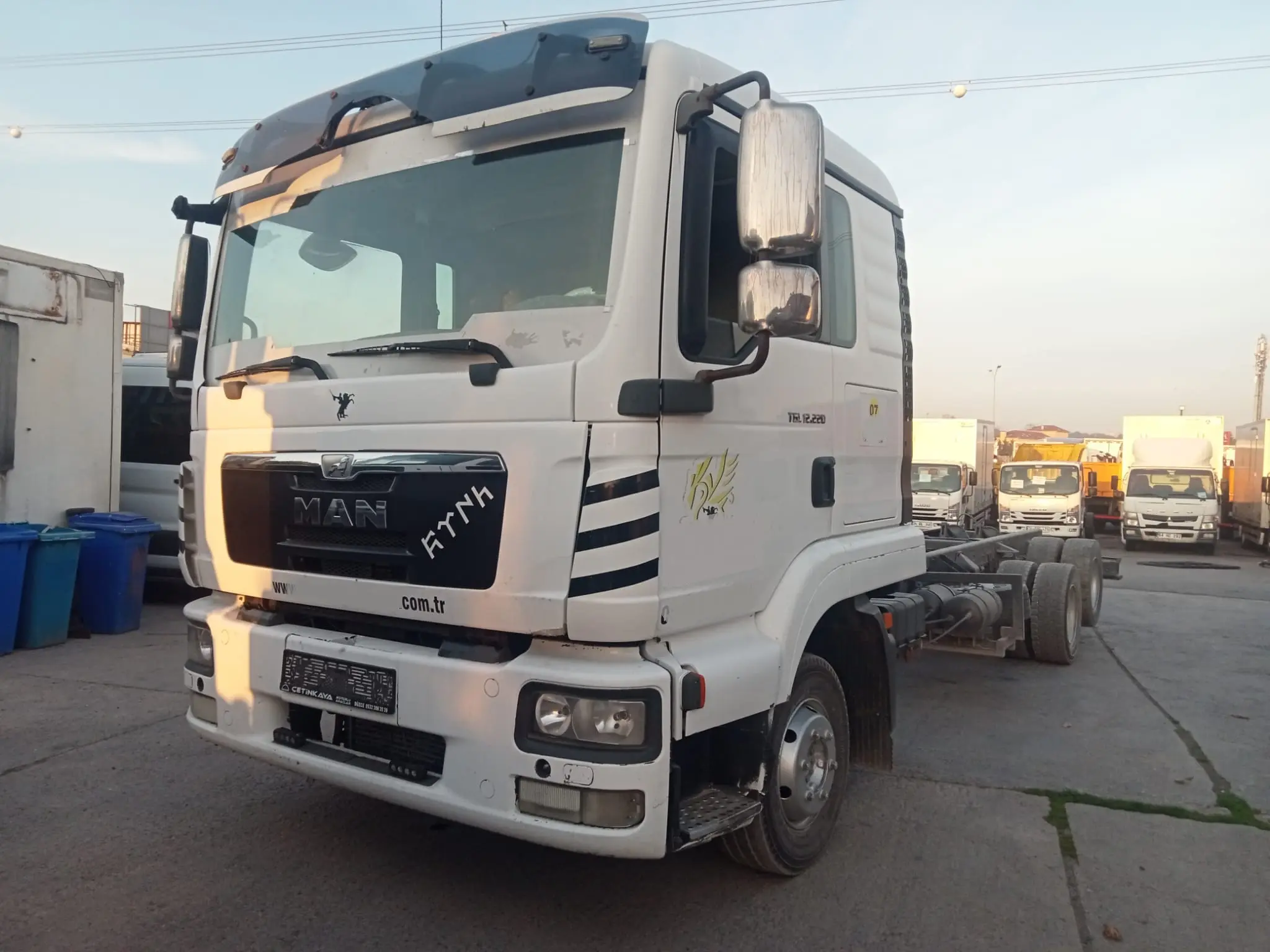 TGL 12.220 / 10 Teker Kamyon